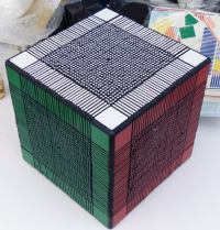 Un gros cube